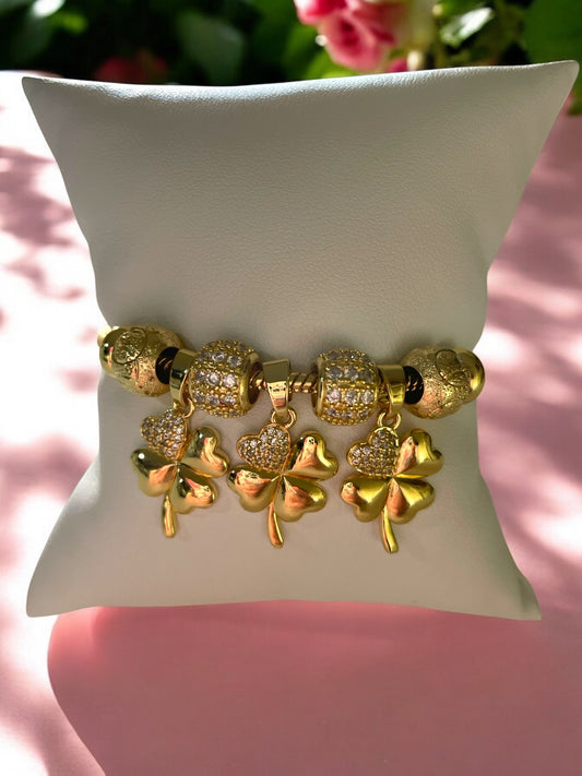 Trebol Charm Bracelet