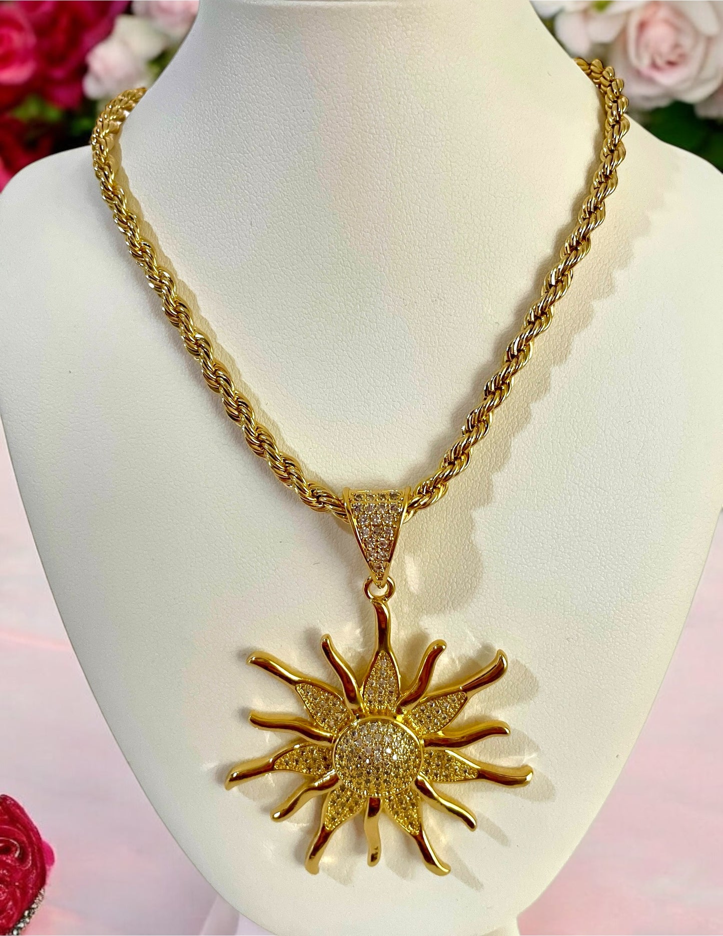 Rope Chain Sol Necklace